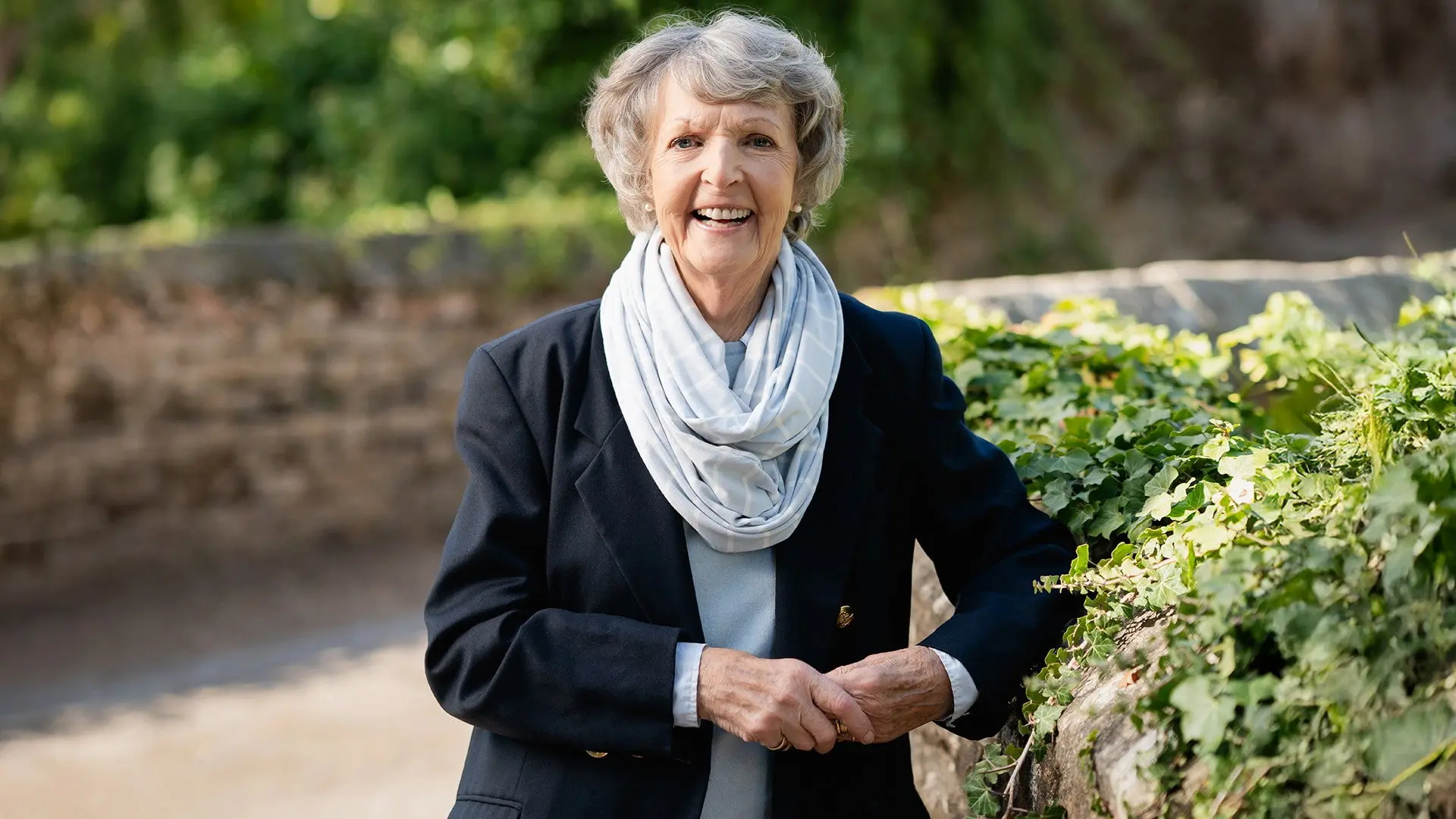 Saving Country Houses with Penelope Keith backdrop